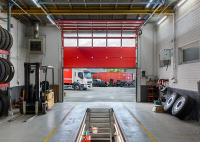 Binnenzijde van de Umbra Design panelen speciaal uitgevoerd in verkeersrood