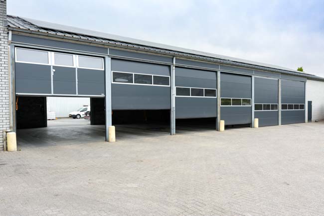 Industriele Bedrijfsdeur Umbra met beglazing | Deurtechnieken.nl Industriele Bedrijfsdeur Umbra met beglazing | Deurtechnieken.nl