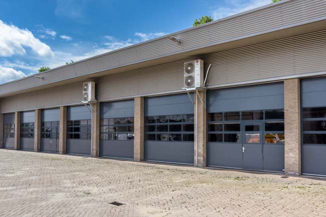 Industriele Bedrijfsdeur Umbra met beglazing | Deurtechnieken.nl Industriele Bedrijfsdeur Umbra met beglazing | Deurtechnieken.nl